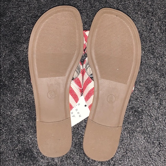 NWT “A New Day” red and white striped sandal - Picture 4 of 4